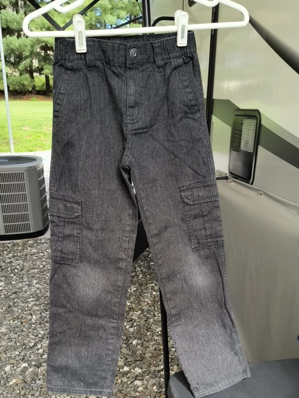 Gymboree Black Cargo Cargo Pants for Kids, Size 7, Unisex.